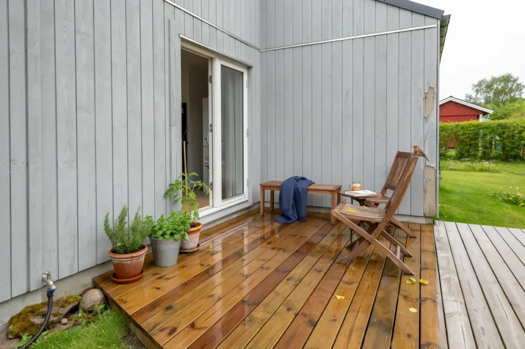 juni r b sta tiden att olja altanen s skyddar du tr d cket mot sol regn och sprickor